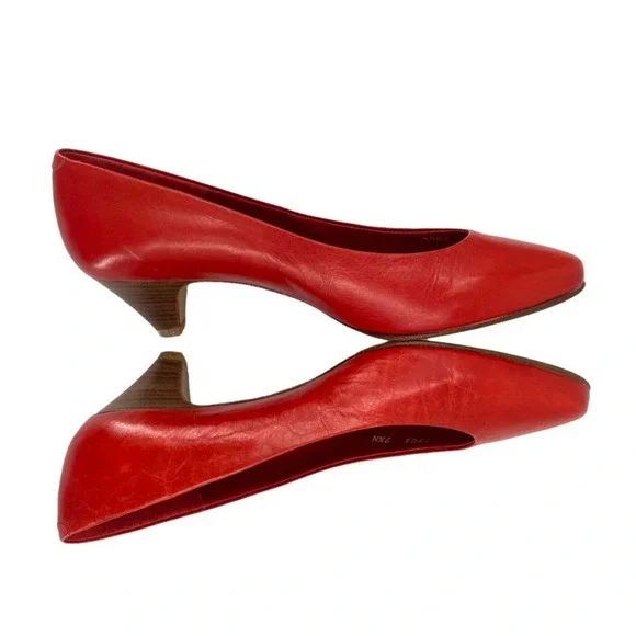 Vintage 80s Red Leather Wood Stacked Kitten Heel Pumps - Picture 4 of 14